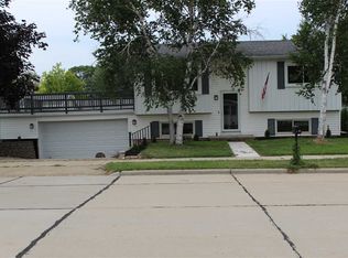 1280 Greenfield Trl, Oshkosh, WI 54904