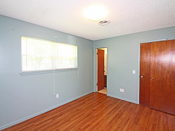 4th image of 1304 W Acorn Dr