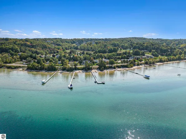 1503 Braemar Dr, Traverse City, MI 49686