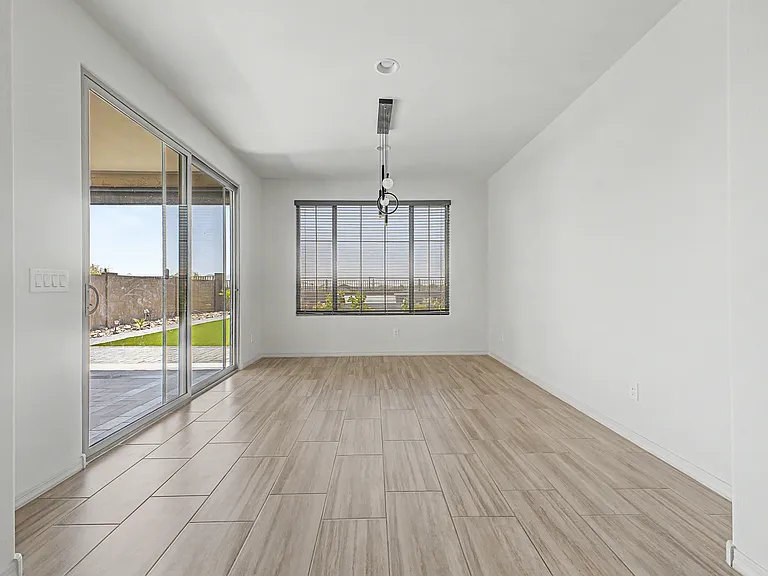 25552 S 230th St — Photo 20