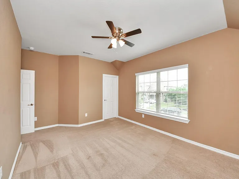28215 Shorecrest Ln — Photo 32