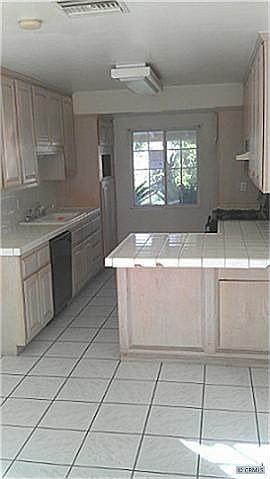 2nd image of 1535 S Old Fashion Way