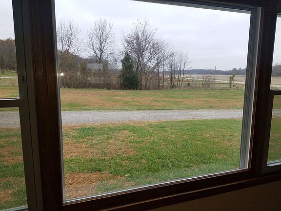 Great views in 3 directions!