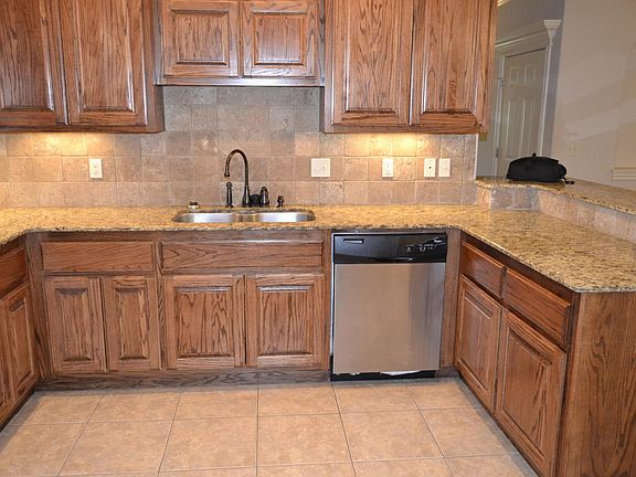 Kitchen (stainless appliances)