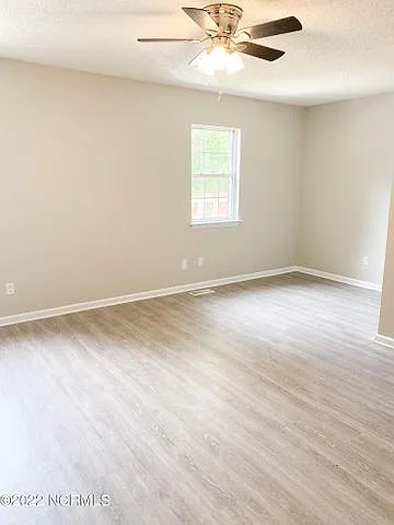 3 bed, $1,900 — Photo 4