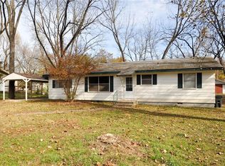 125 S Border St, Prairie Grove, AR 72753
