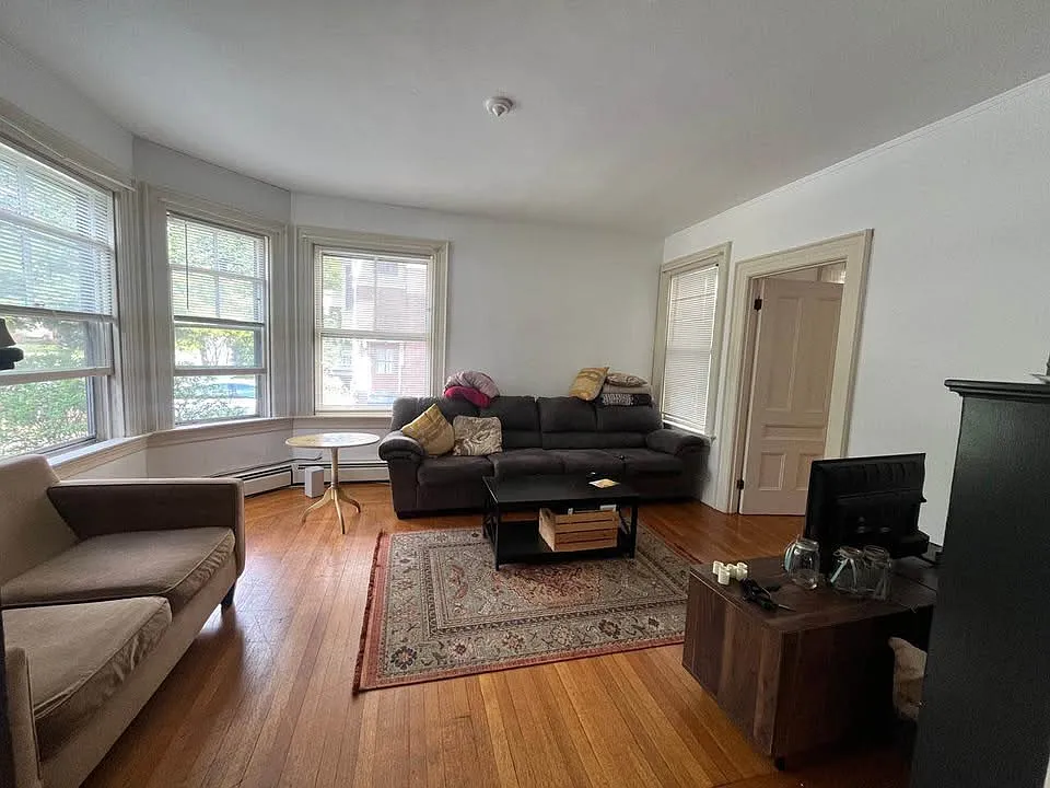 2 bed, 1600 sqft, $1,000 — Photo 3