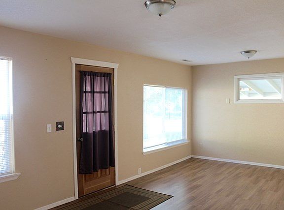 2nd image of 606 Frisco St