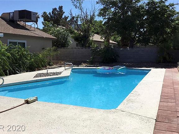 2nd image of 3412 El Cortez Ave