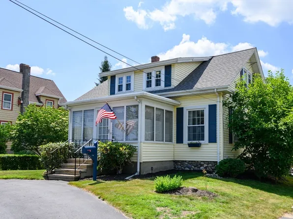 39 Beal St, Rockland, MA 02370