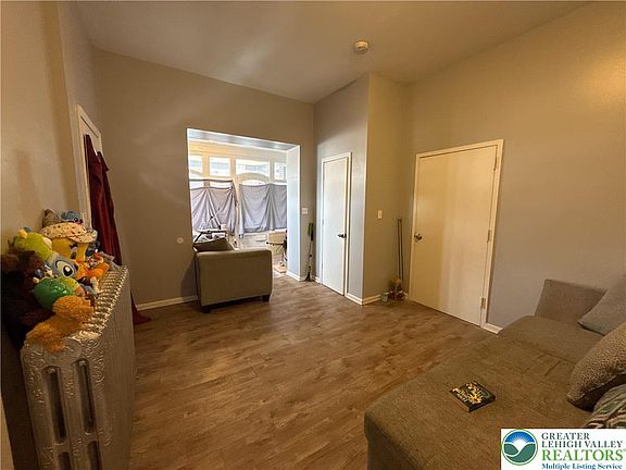 5th image of 542-544 N 6th St