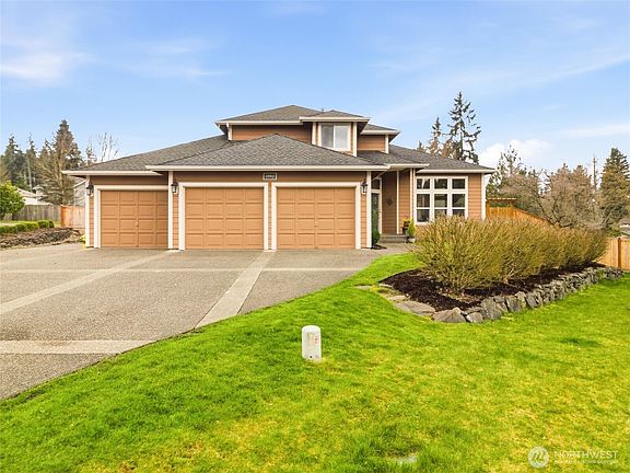 2nd image of 13912 108th Avenue Ct E