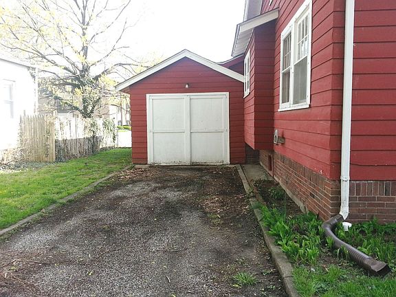 Attached Garage