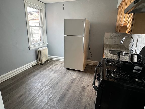 5th image of 3551 Sheffield Ave Floor 2