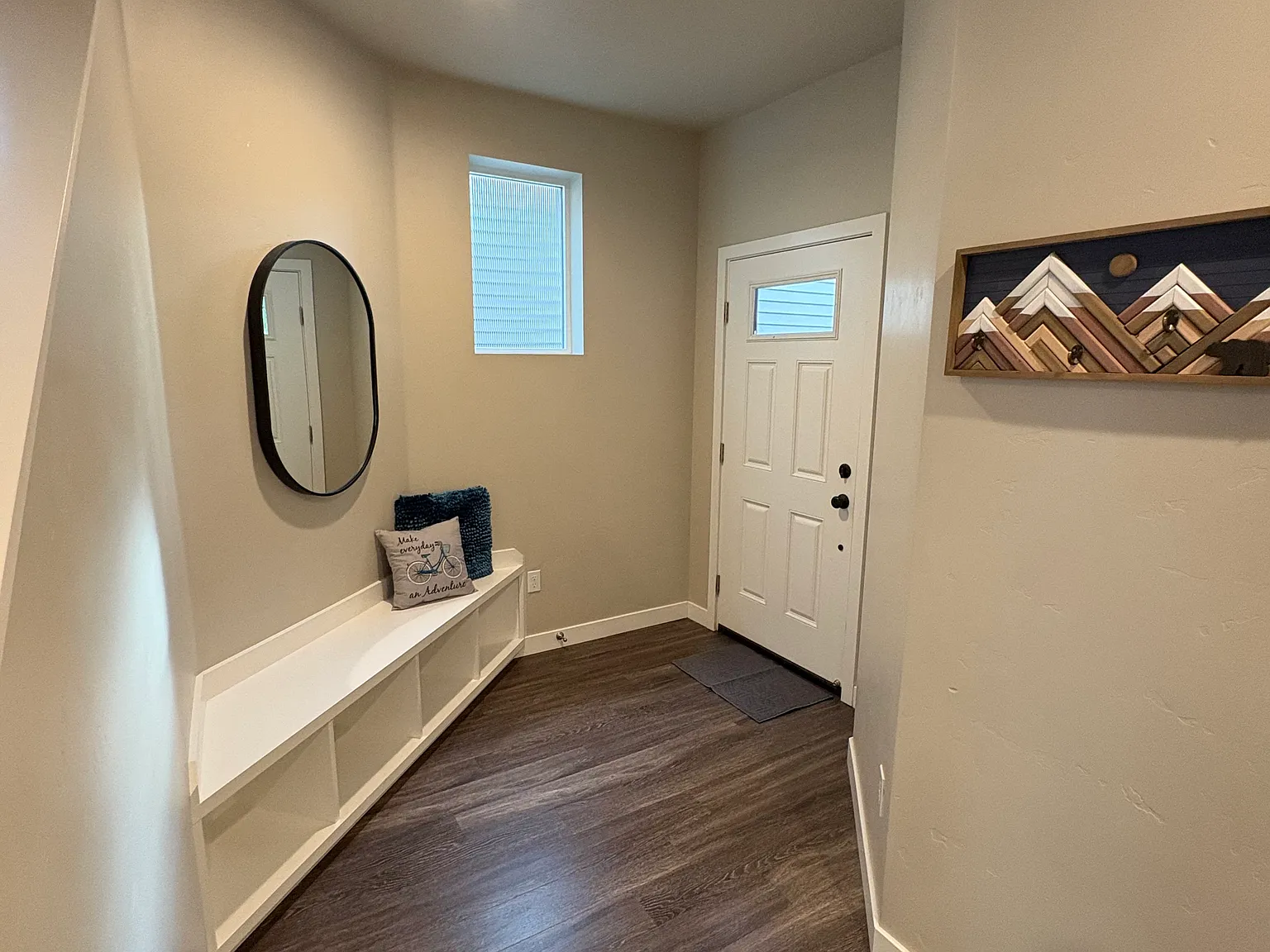 4 bed, 2.5 bath, 1850 sqft, $3,200 — Photo 3