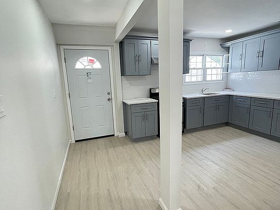 2nd image of 182 Merrill Ave Floor 1
