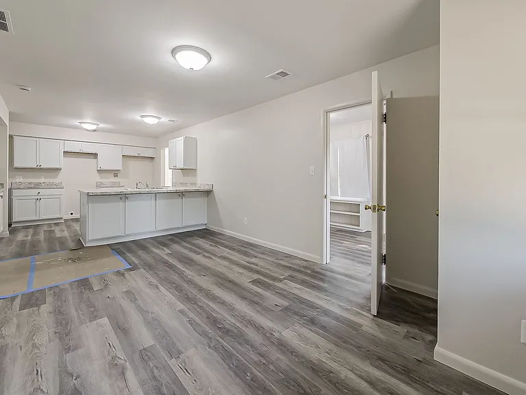 20862 Kenwood St — Photo 12
