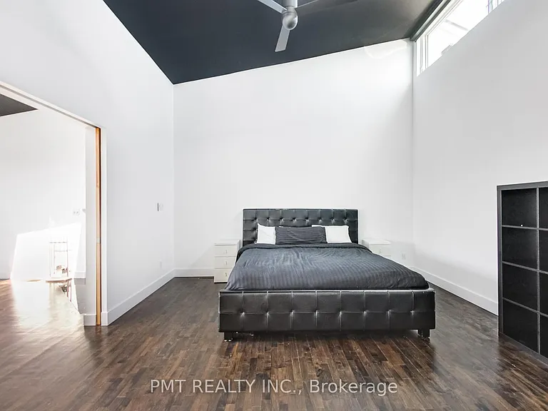 676 Richmond St W #210 — Photo 27