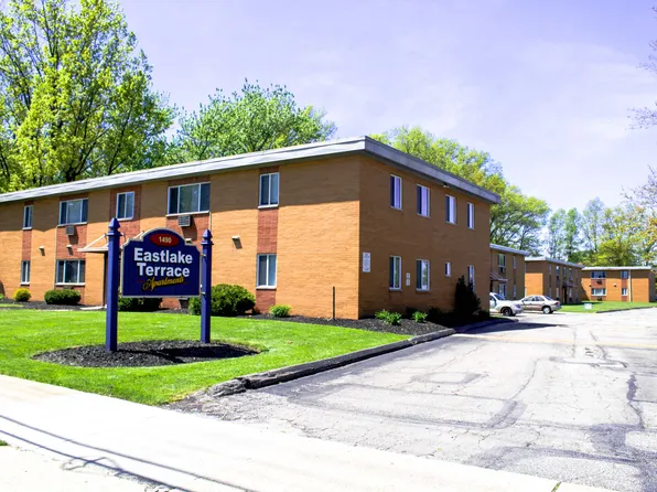 Maple Eastlake Apartments, 1490 E 337th St #5, Eastlake, OH 44095