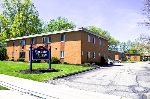 Maple Eastlake Apartments Photo 1