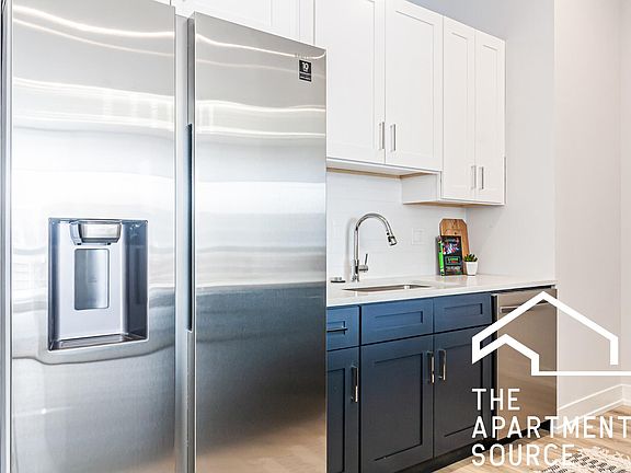5th image of 2402 W Carmen Ave #209