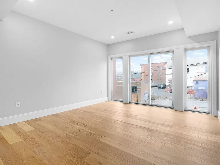 21 Glen Rd #11 — Photo 4
