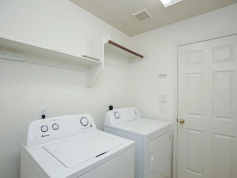 20502 Pioneer Bend Ct — Photo 29