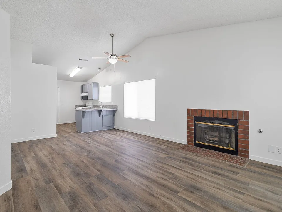 14437 Birchwood Dr