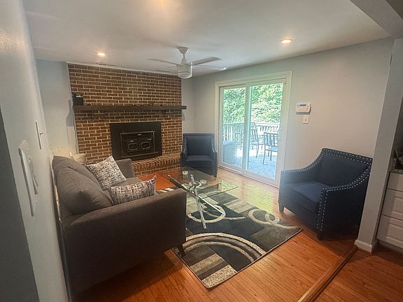 3rd image of 13434 Greenvale Rd
