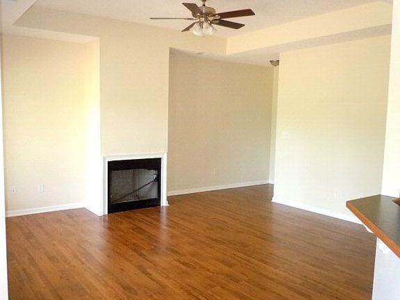 5th image of 1321 Laurel Ave E