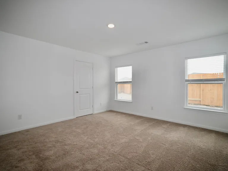 136 Maywood Ln — Photo 8