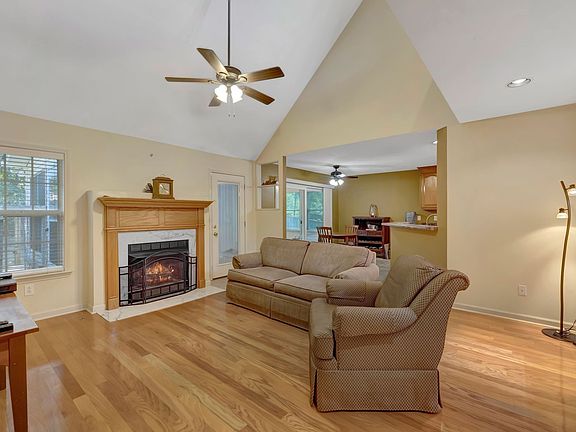 2nd image of 421 Saint Francis Ave