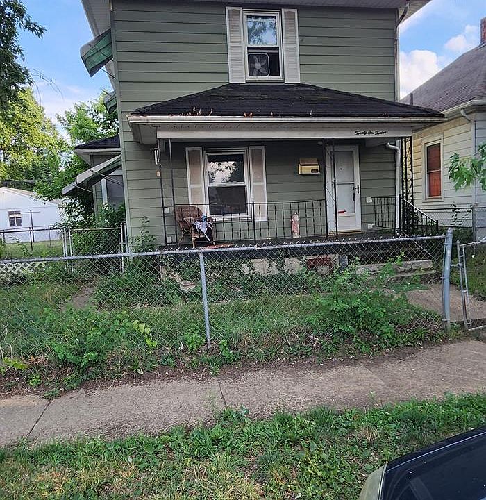2nd image of 2112 Grand Ave