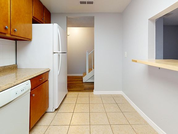3rd image of 2151 Alicia Dr #C