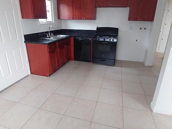 2nd image of 231 Albert Pl