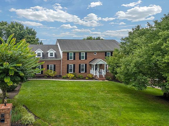 3rd image of 305 Sugarwood Dr