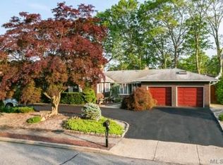 18 Taylor St, Pt Jefferson Station, NY 11776