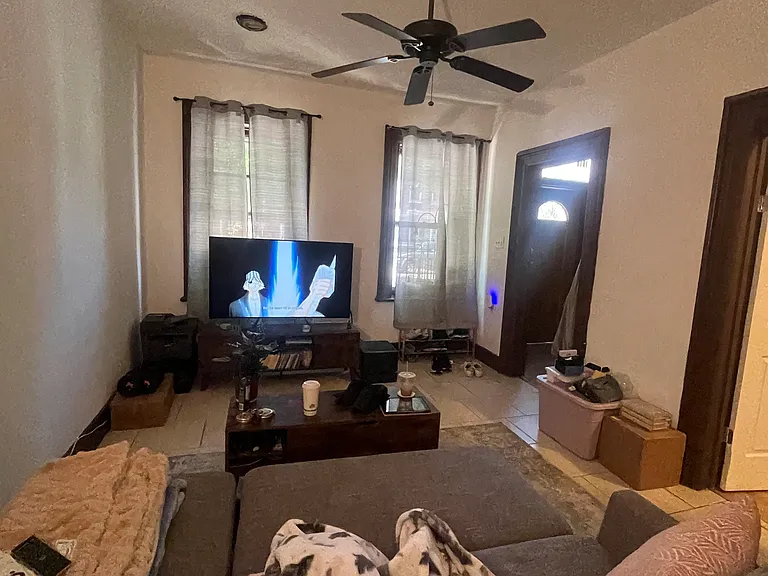 1619 S Loomis St #2 — Photo 2