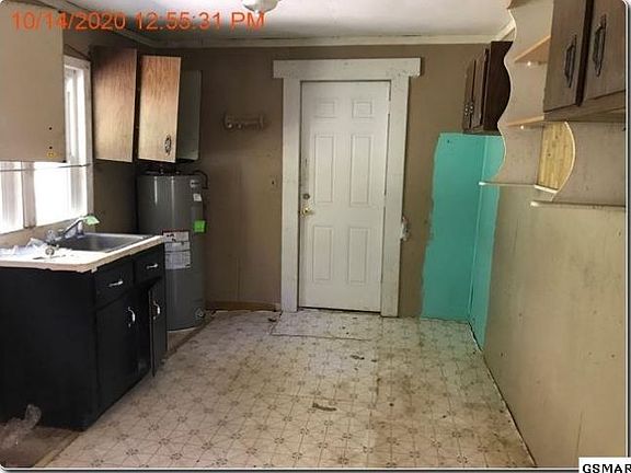 4th image of 542 Birch St #58