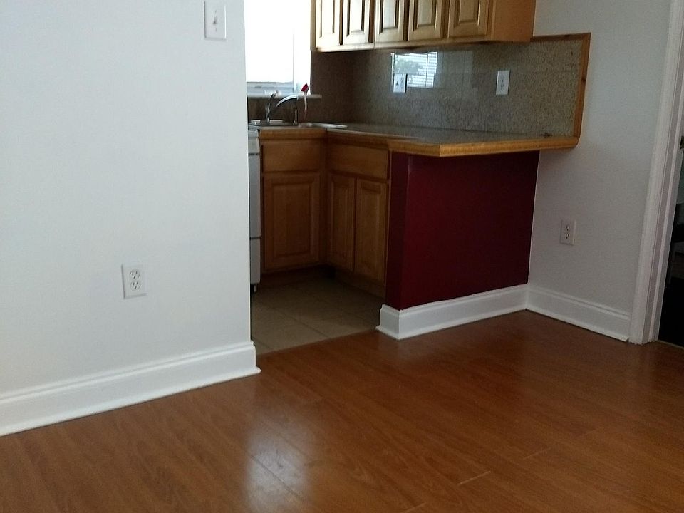 1st image of 1526 Catharine St #2