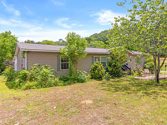 3rd image of 3209 Plaza Cir