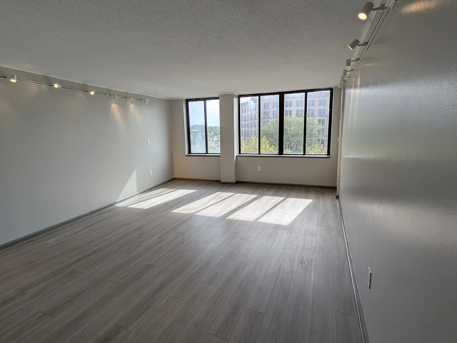 1 bed, $1,700 — Photo 4