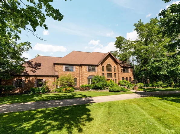750 Woodcrest Dr, Gaylord, MI 49735