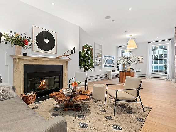 2nd image of 405 Greenwich St Unit Penthouse