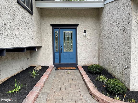 5th image of 802 Salem Ct
