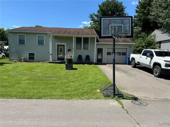5 Brook Dr, Cortland, NY 13045