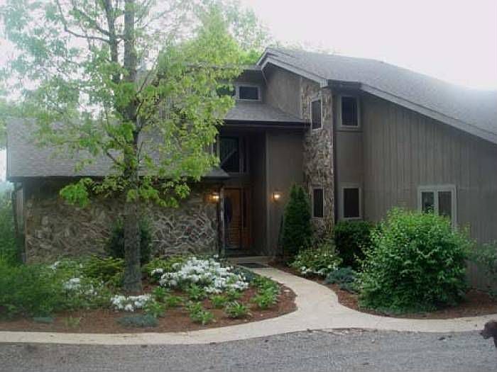 1st image of 166 Golden Dr