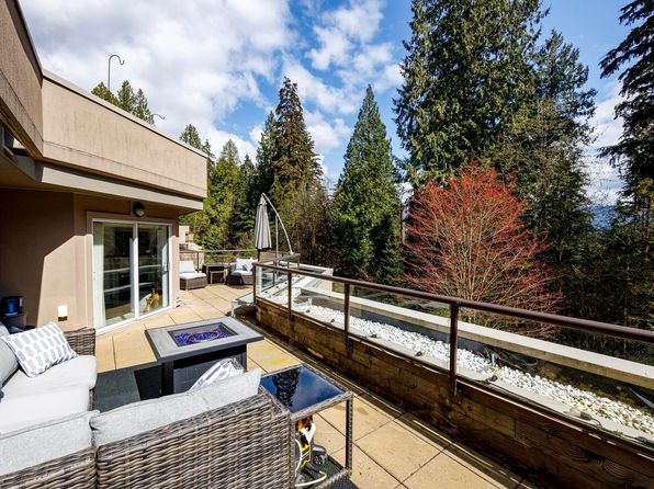 1500 Ostler Ct #303, North Vancouver, BC V7G 2S2