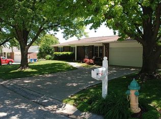 925 Palm Dr, Saint Charles, MO 63301