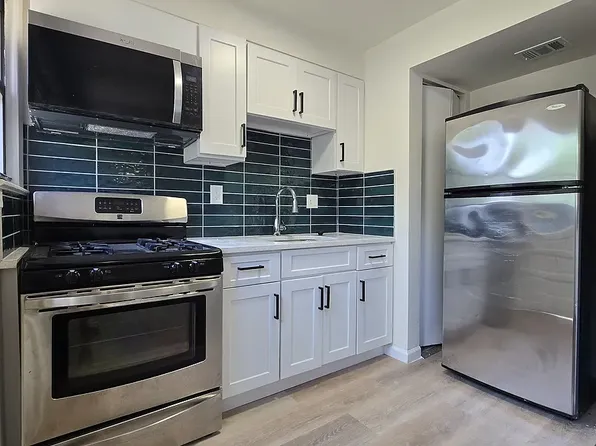 4911 Just St NE #810, Washington, DC 20019